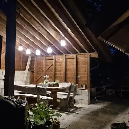 Hus Med Fin Uteplass - Nær E39, Og Shopping *