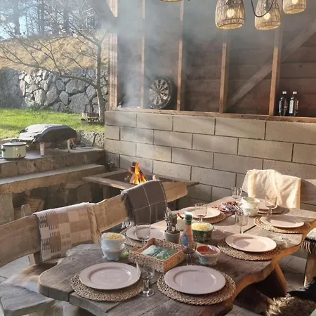 Hus Med Fin Uteplass - Nær E39, Og Shopping *